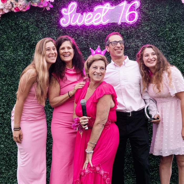 i-tri Hosts Power Ball Fundraiser at Moby’s in East Hampton