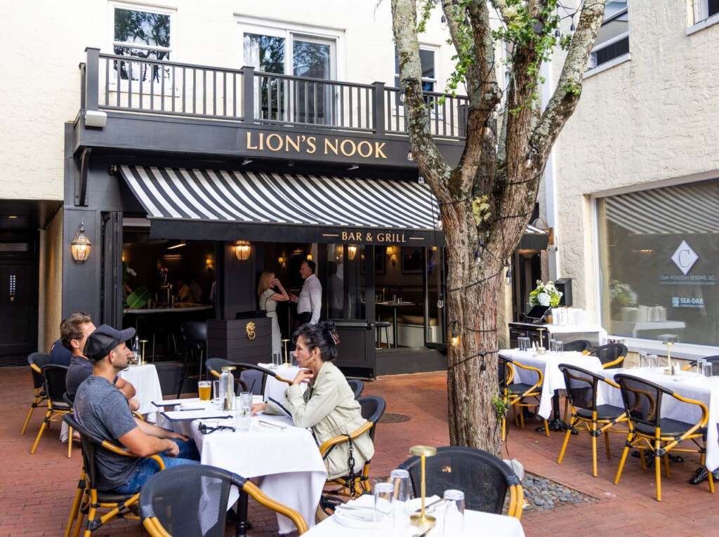 Lion's Nook Bar & Grill Now Open in East Hampton Village